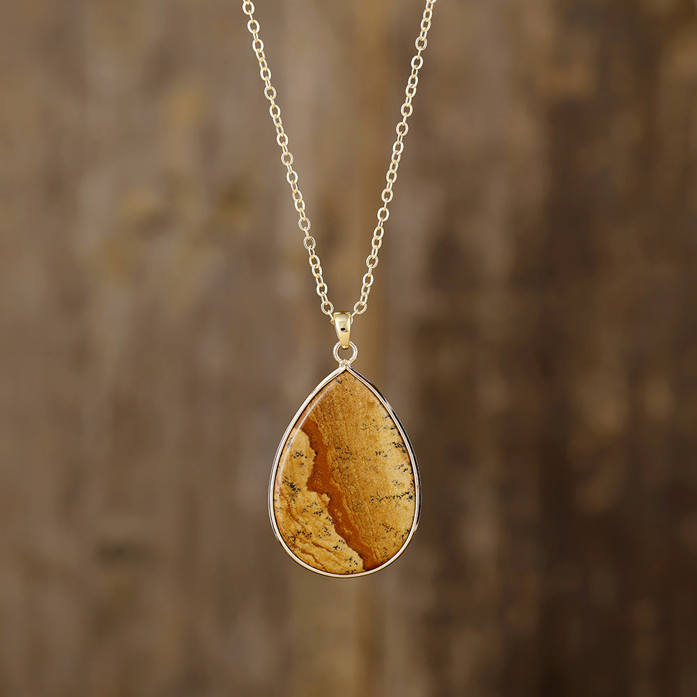 Energía y Elegancia: Collar de Piedra Natural en Forma de Gota