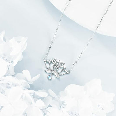Collar flor de loto con piedra lunar en plata 925