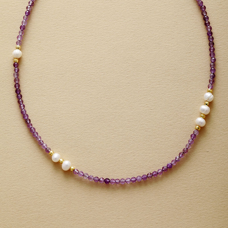 Elegancia Natural y Armonía: Gargantilla con Perlas de Agua Dulce