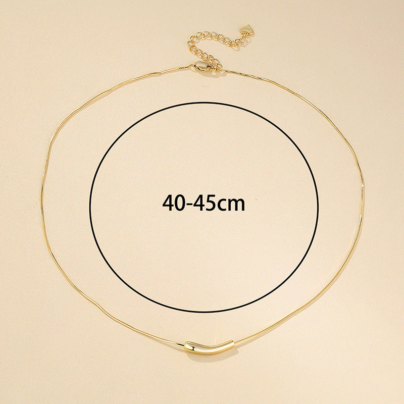 Collar gota de agua en plata 925, diseño minimalista y versátil