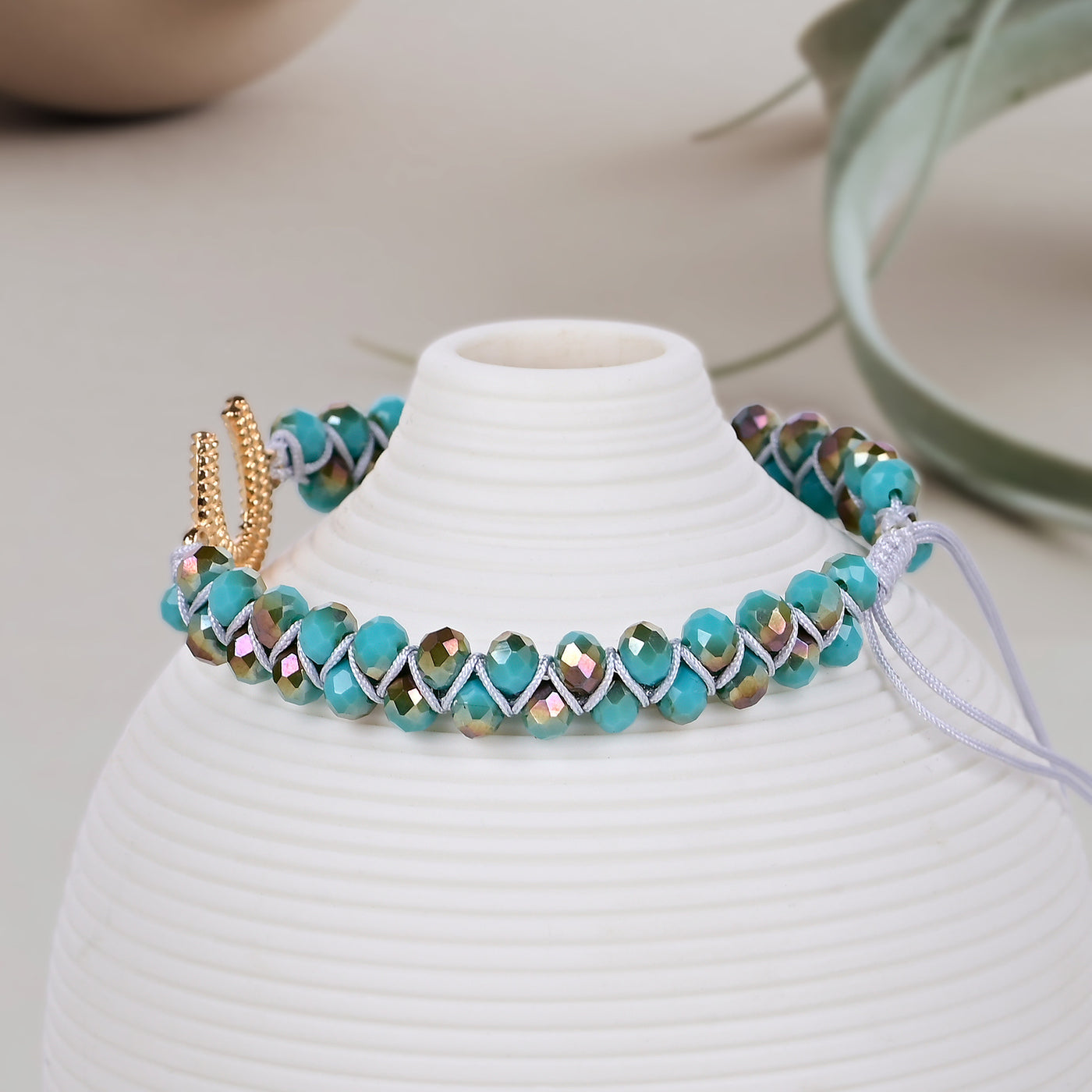 Pulsera de Cristal Checo con Amuleto de Herradura Dorada