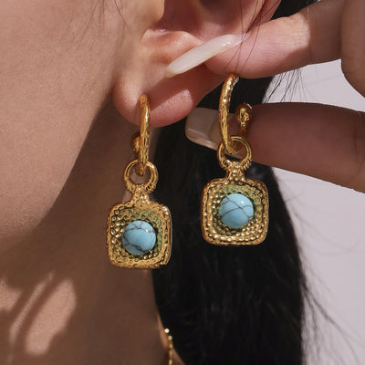 Conjunto de Turquesa Azul y Perla: Energía y Elegancia Espiritual