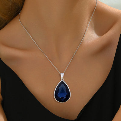 Collar de gota de sodalita oscura en plata 925, intuición y calma en cada detalle