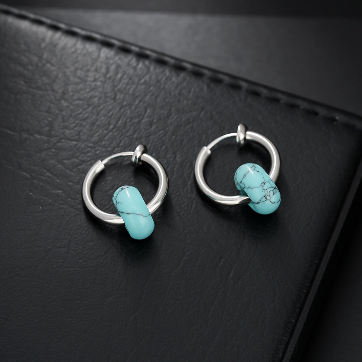 Pendientes de clip de piedra natural: Versatilidad, energía y moda sin límites