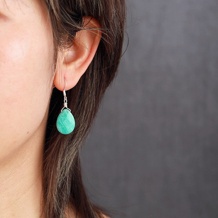 Pendientes de Amazonita: Protección y Calma con Estilo Moderno