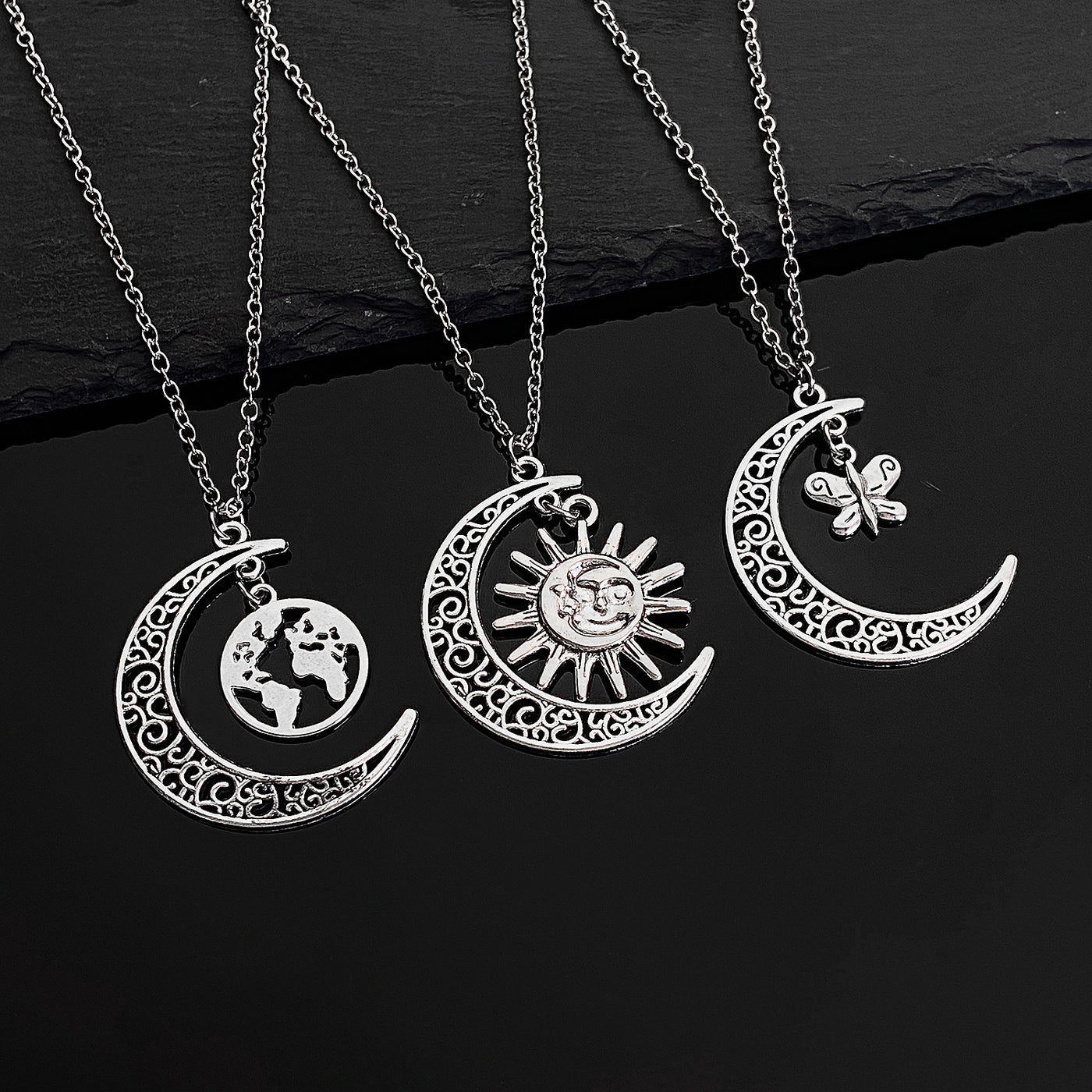 Collar Cruz Lunar Zen – Protección, Luz y Energía Interior