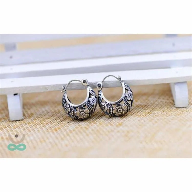 Pendientes Florales de Plata – Elegancia Espiritual y Sabiduría Atemporal