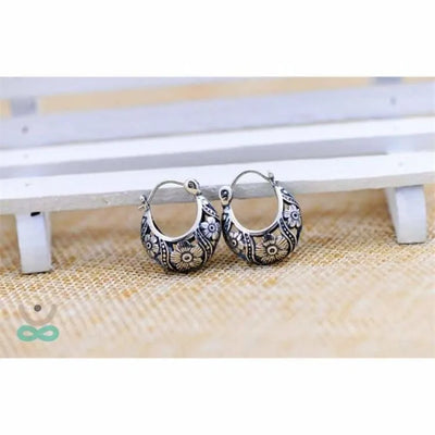 Pendientes Florales de Plata – Elegancia Espiritual y Sabiduría Atemporal