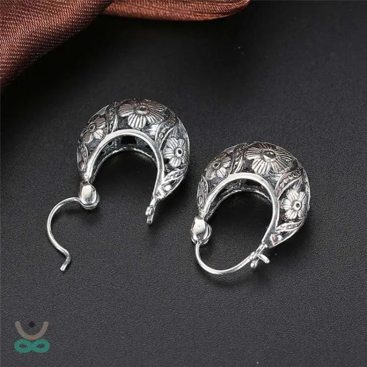 Pendientes Florales de Plata – Elegancia Espiritual y Sabiduría Atemporal