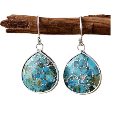 Pendientes de piedra natural: Energía bohemia y elegancia en cada detalle
