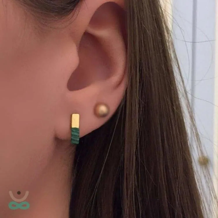 Pequeño Pendiente de Malaquita - Belleza y Protección en Cada Detalle