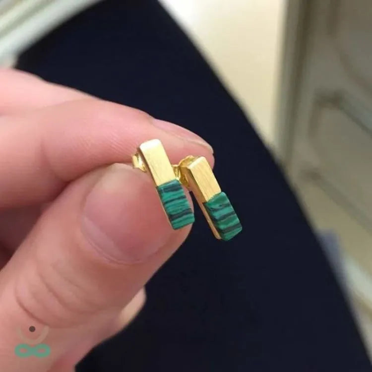 Pequeño Pendiente de Malaquita - Belleza y Protección en Cada Detalle