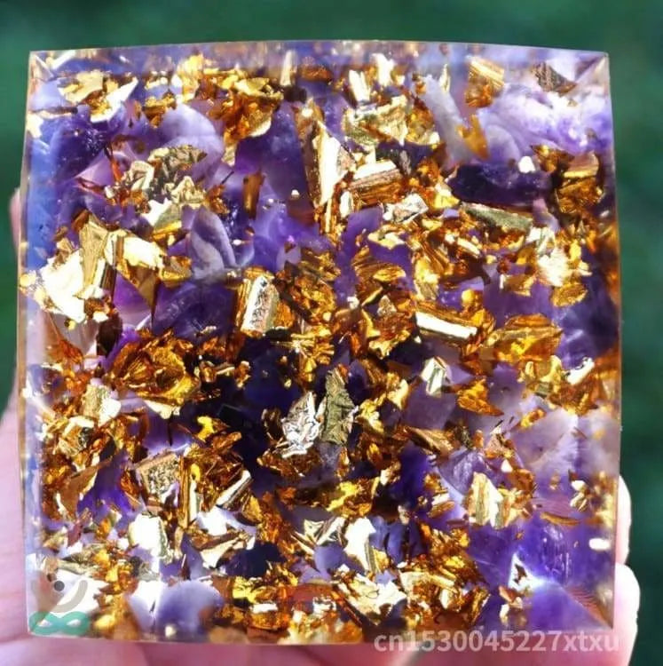 Pirámide de Orgonita y Amatista de 10cm