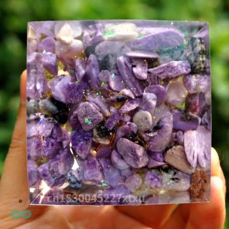 Pirámide de Orgonita y Amatista de 10cm