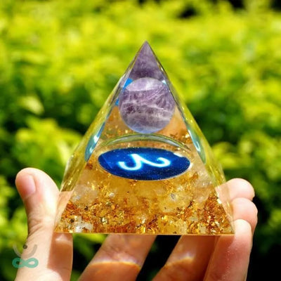 Pirámide del Zodiaco en Orgonita y Amatista de 10cm símbolo de los Aries