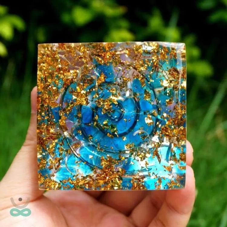 Pirámide en Orgonita y Celestina de 10cm