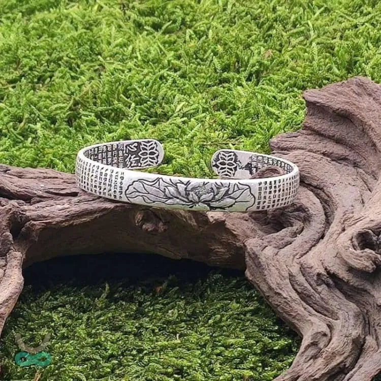 Pulsera Fina de la Flor de Loto – Pureza, Sabiduría y Transformación