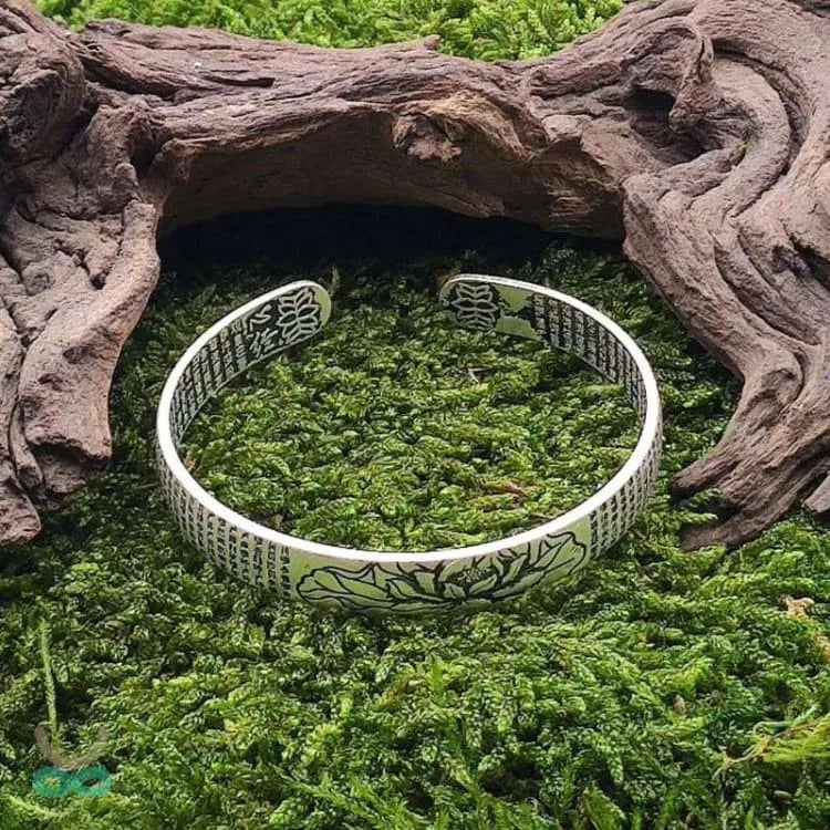 Pulsera Fina de la Flor de Loto – Pureza, Sabiduría y Transformación