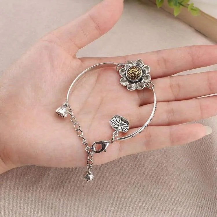 Pulsera "Loto Eterno" – Pureza y Renacimiento en tu Muñeca