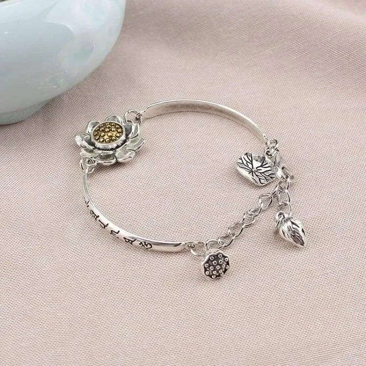 Pulsera "Loto Eterno" – Pureza y Renacimiento en tu Muñeca
