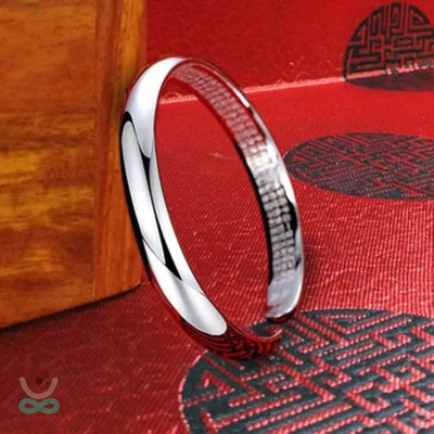 Pulsera Sutra – Armonía, Sabiduría y Elegancia en tu Muñeca