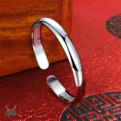 Pulsera Sutra – Armonía, Sabiduría y Elegancia en tu Muñeca