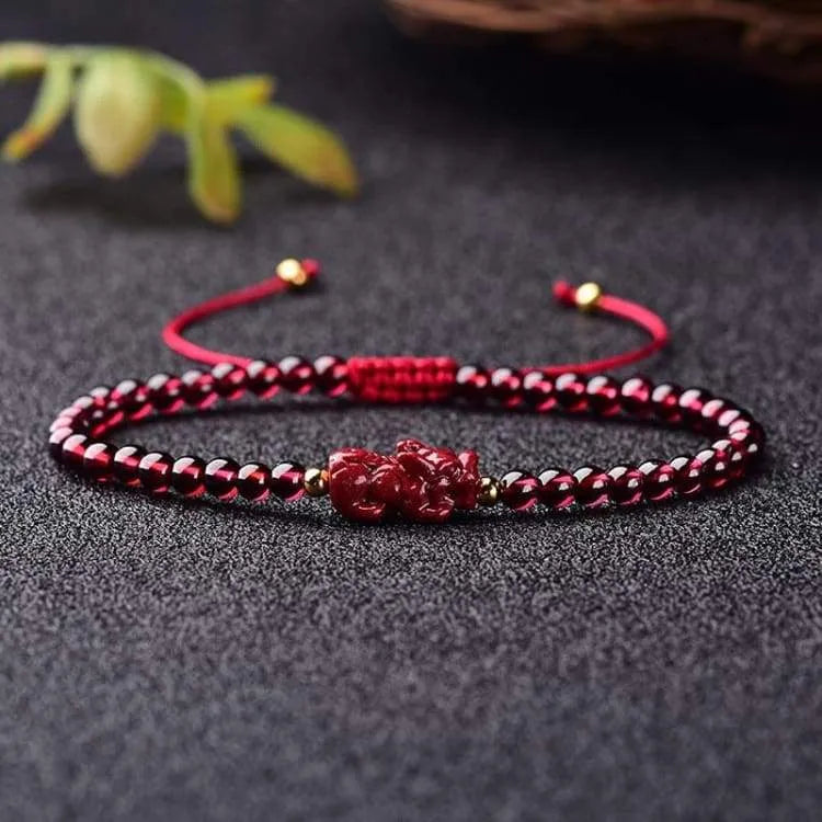 Pulsera de la Suerte de Granate Rojo y Pi Xiu – Prosperidad, Protección y Energía