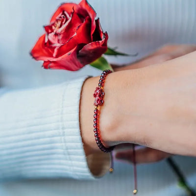Pulsera de la Suerte de Granate Rojo y Pi Xiu – Prosperidad, Protección y Energía