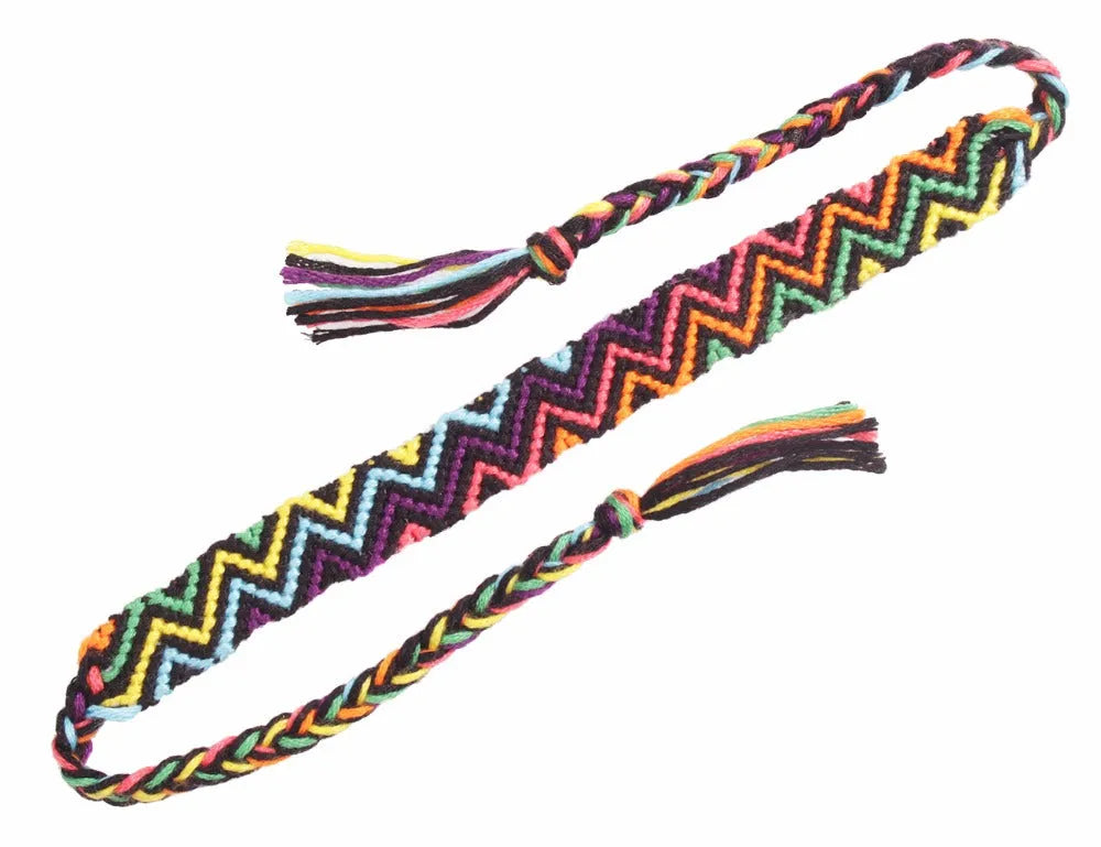 Pulsera de la amistad brasileña en macramé