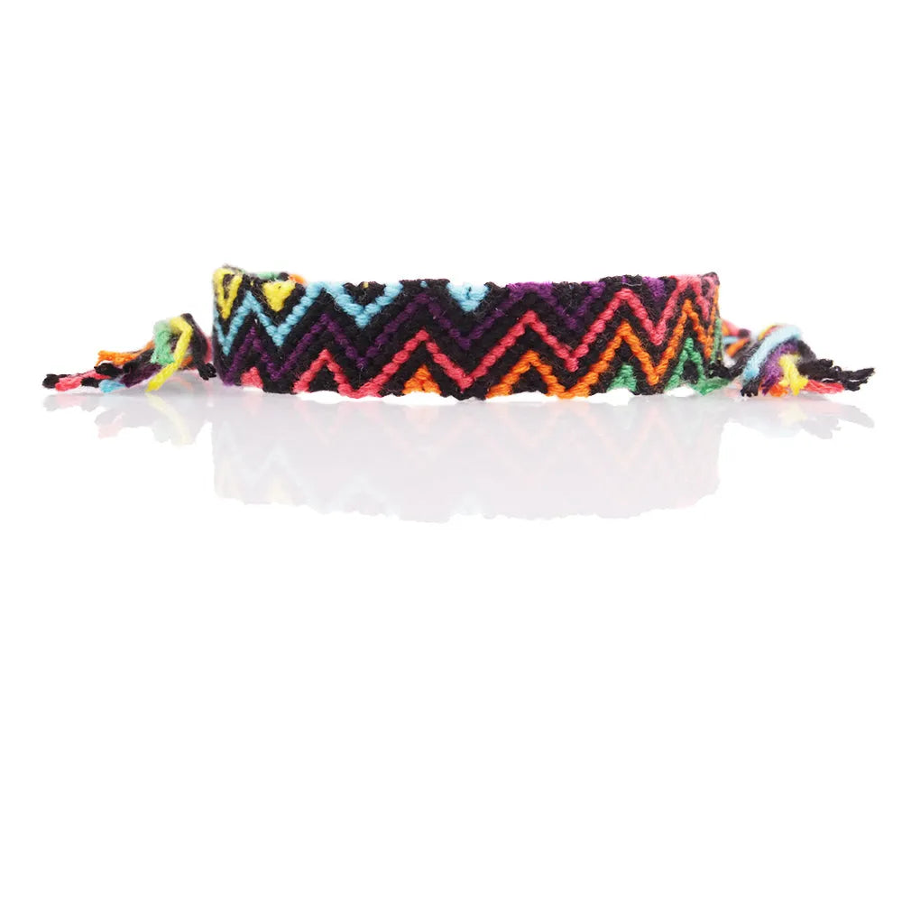 Pulsera de la amistad brasileña en macramé