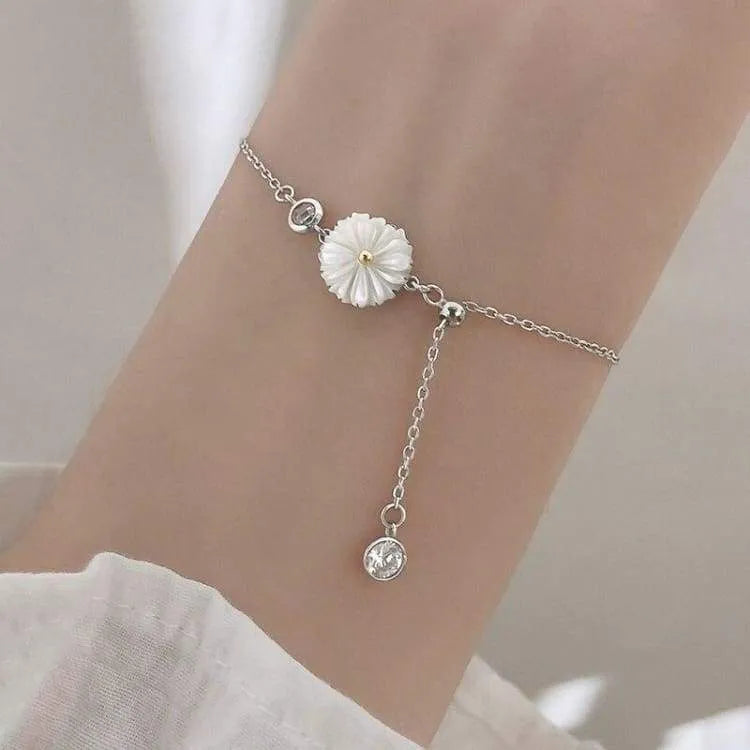 Pulsera de margaritas ajustable