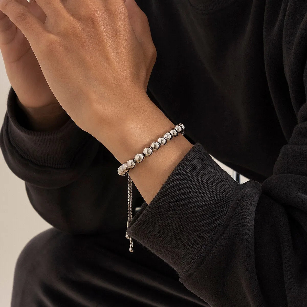 Pulsera de perlas para hombre color plata