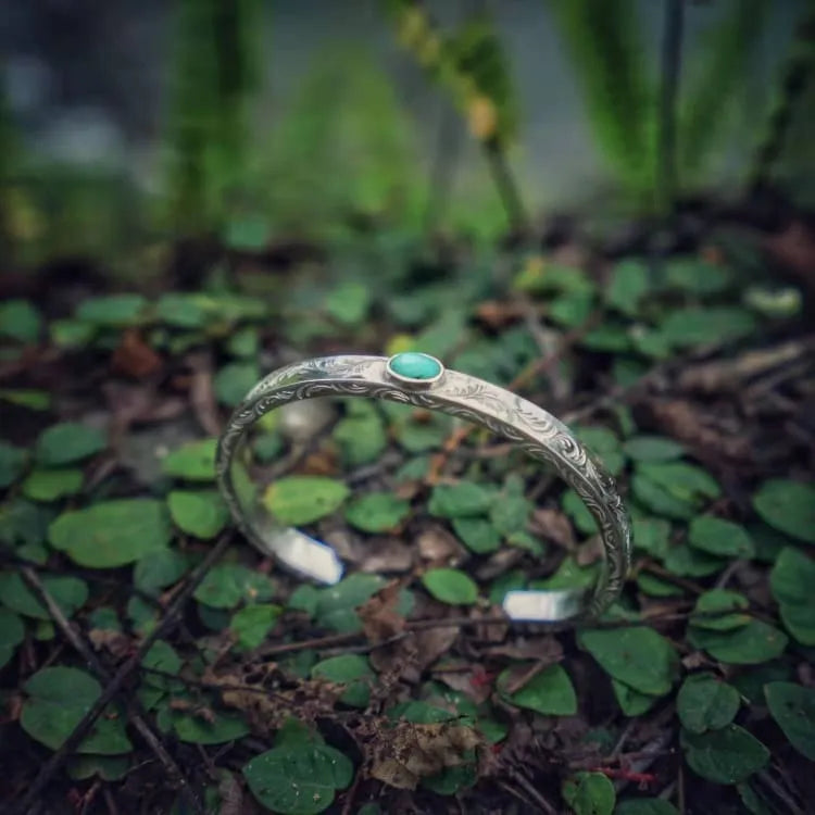 Pulsera de plata de ley 925 con turquesa tallada