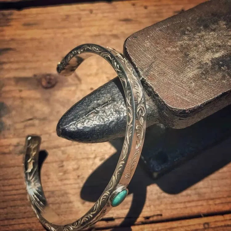 Pulsera de plata de ley 925 con turquesa tallada