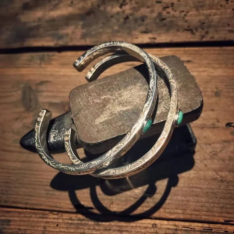 Pulsera de plata de ley 925 con turquesa tallada