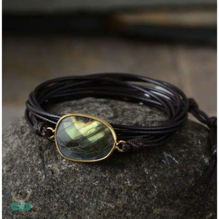 Pulsera de protección con talismán de labradorita