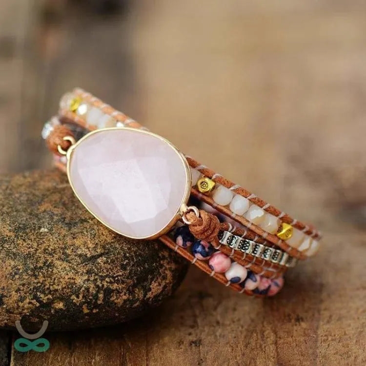 Pulsera de ternura envolvente con piedra de cuarzo rosa