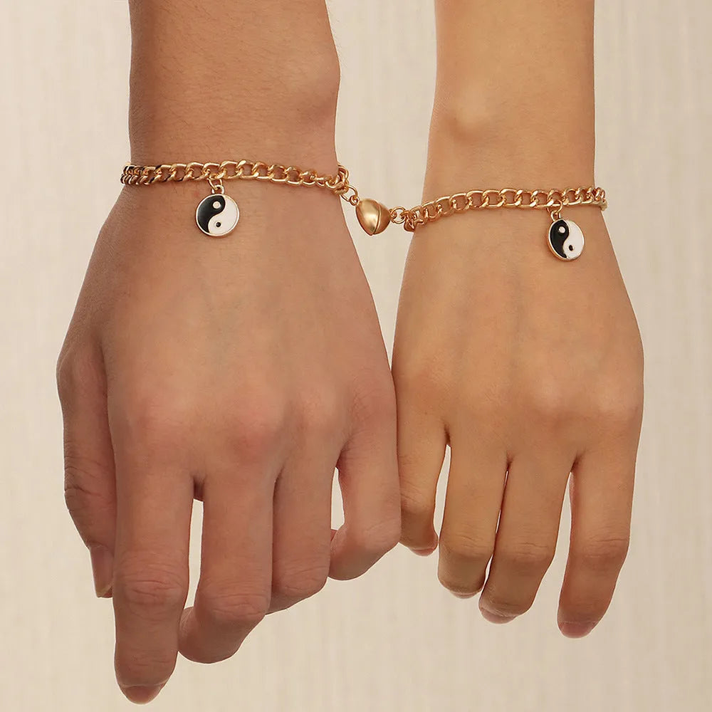 Pulsera dorada de pareja con colgante yin yang