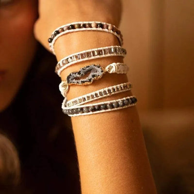 Pulsera mágica con labradorita blanca y drusa