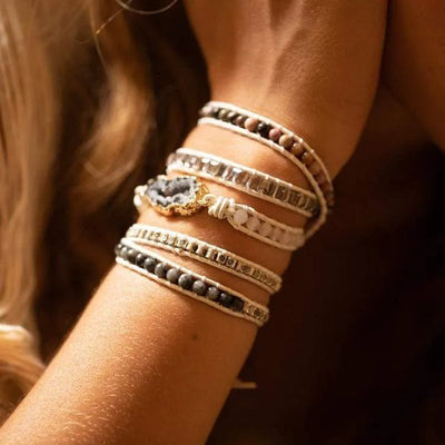 Pulsera mágica con labradorita blanca y drusa