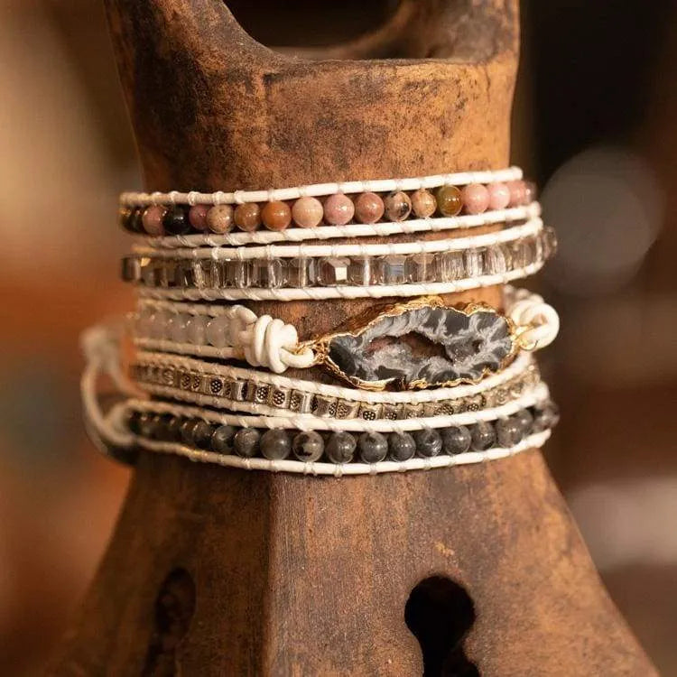 Pulsera mágica con labradorita blanca y drusa