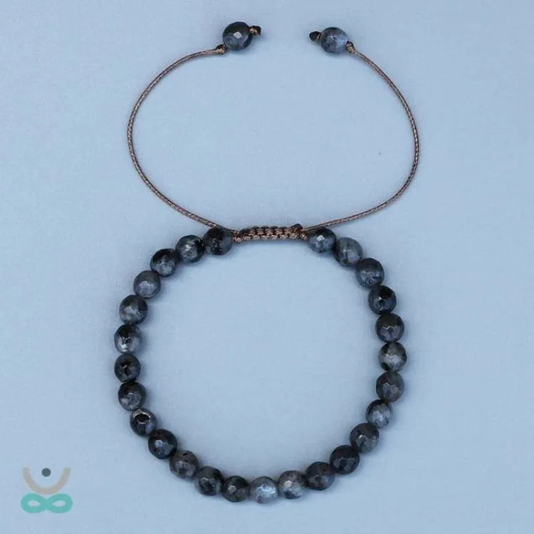 Pulsera protectora de perlas de labradorita