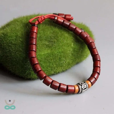 Pulsera tebetana de sandalo rojo