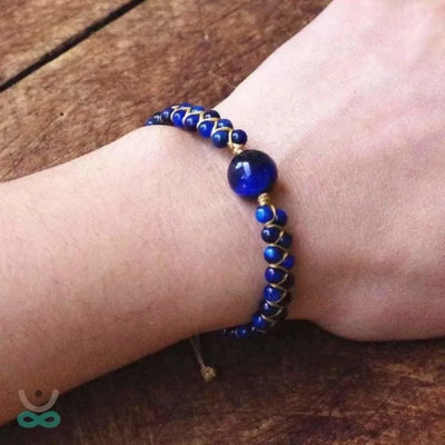 Pulsera trenzada en ojo de halcón