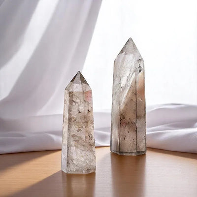 Punta Energética de Cuarzo Ahumado Natural – Equilibra y Protege tu Espacio