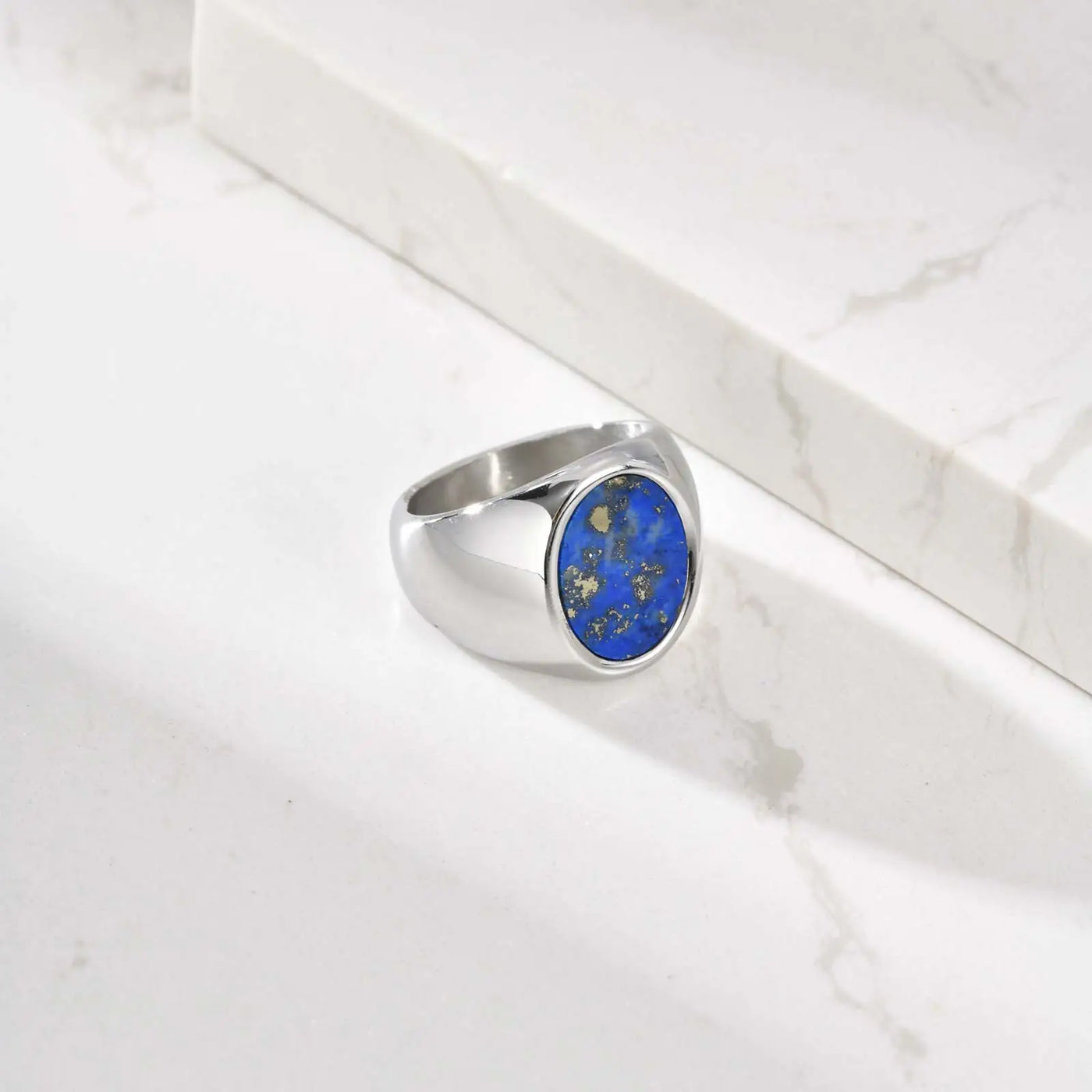 Anillo Infinito Simple: El Círculo de la Armonía y el Ciclo de Vida