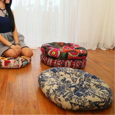 Cojín Redondo de Suelo con Estampado Étnico Rojo