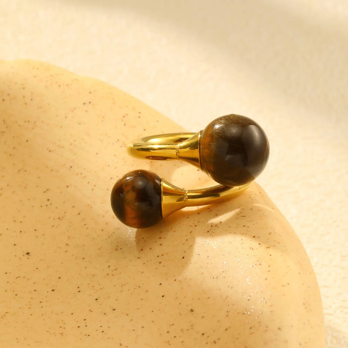 Anillo Doble Ojo de Tigre: El Talismán de la Confianza y la Protección