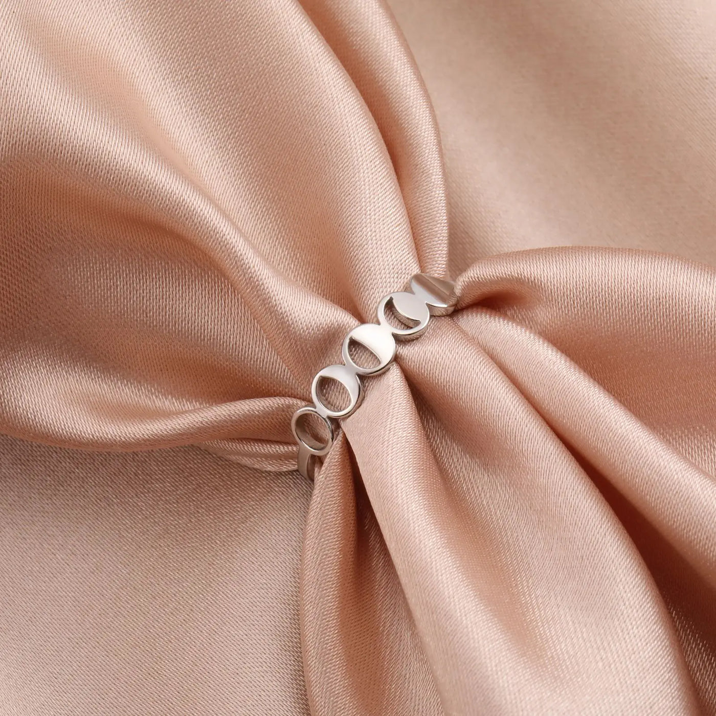 Anillo Luna Llena en Acero Inoxidable – Elegancia, Energía y Armonía