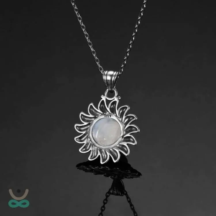 Talismán Sol de Piedra Lunar – Conexión y Energía Lunar